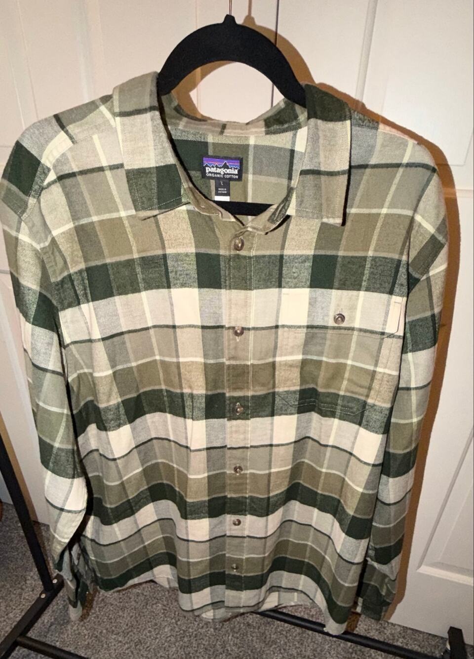 Patagonia Lightweight Fjord Flannel Shirt Men’s L Green Plaid Organic Cotton